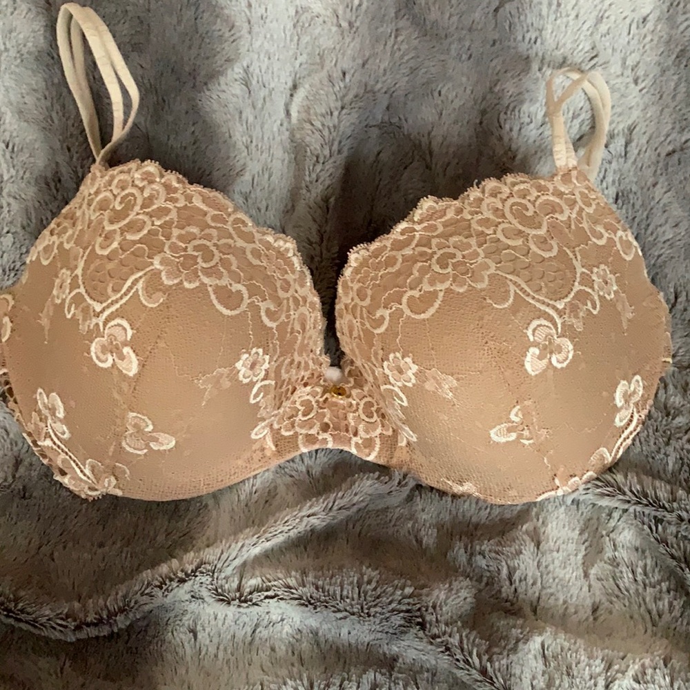 Victoria’s Secret Very Sexy lace collection. Like new condition.